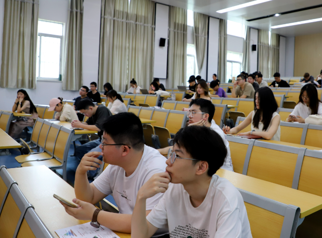 各地各高校加大方针挖潜力度积极为毕业生拓宽作业空间